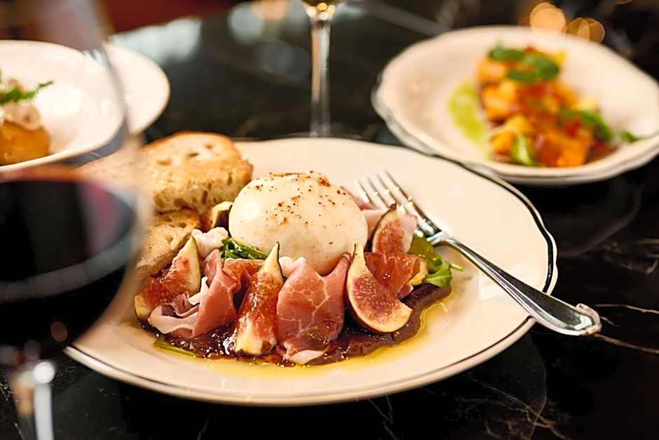 Holiday Inn & Suites Ottawa West - Kanata By IHG