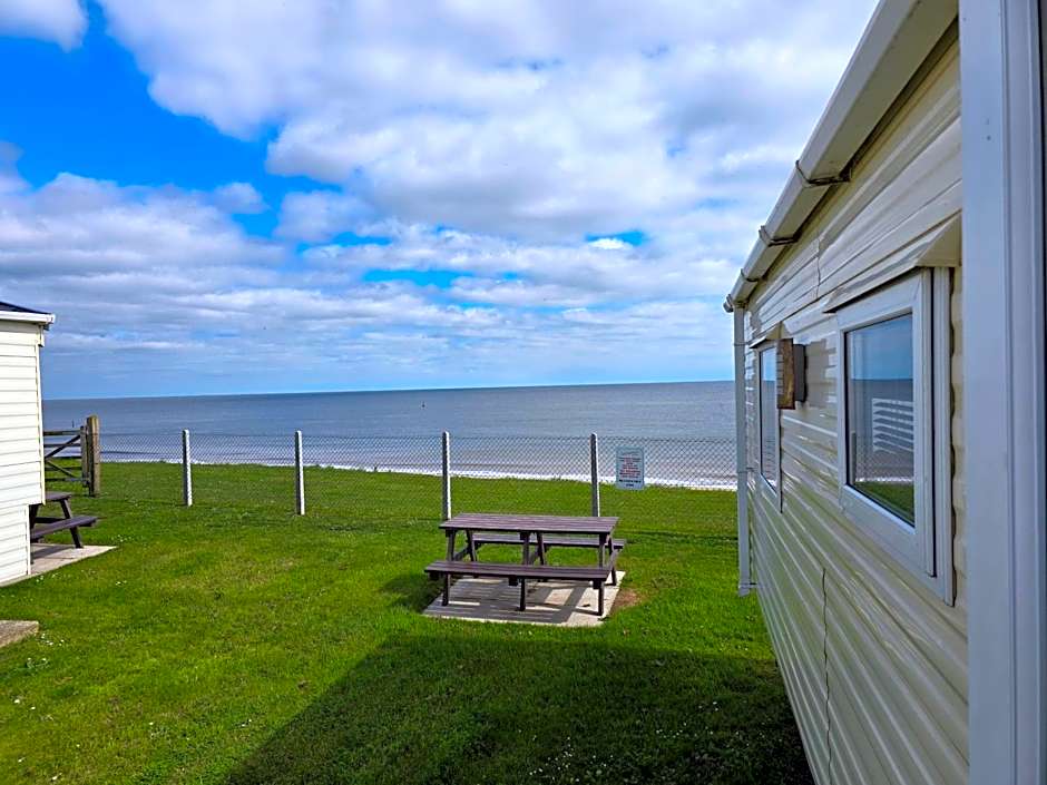 Castaways Holiday Park