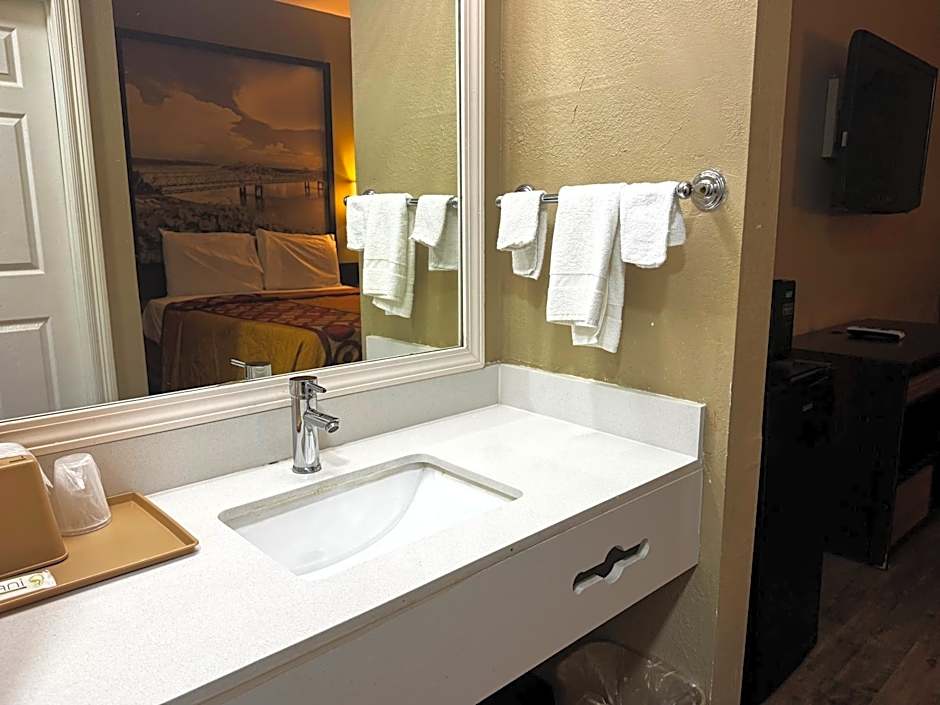 Super 8 by Wyndham Jackson/Ridgeland