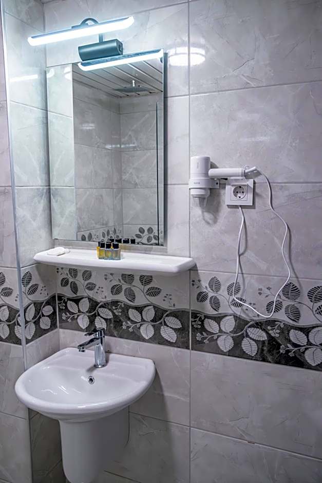 Mustis Royal Plaza Hotel