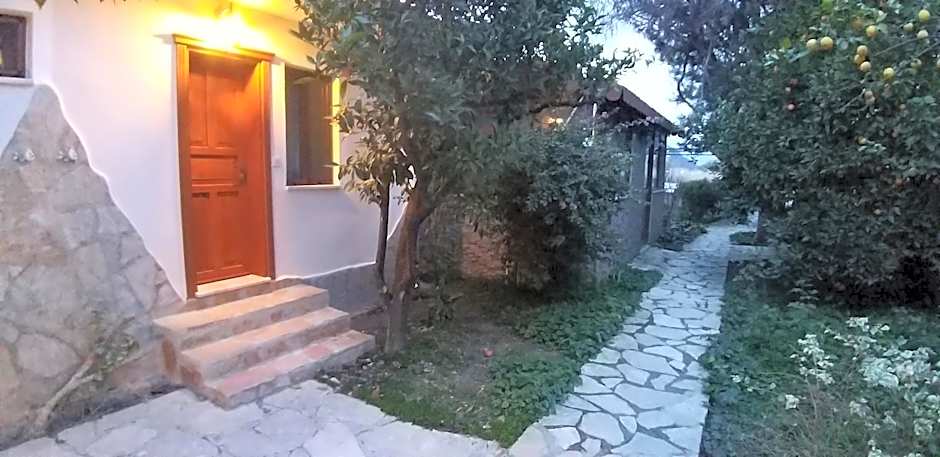 Lindos Pension
