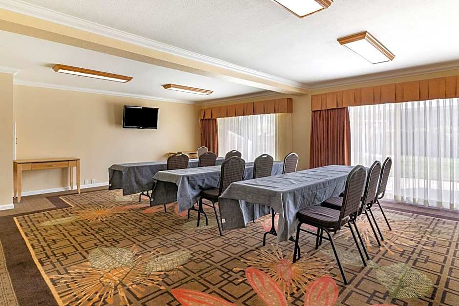 Best Western Plus Garden Court Inn