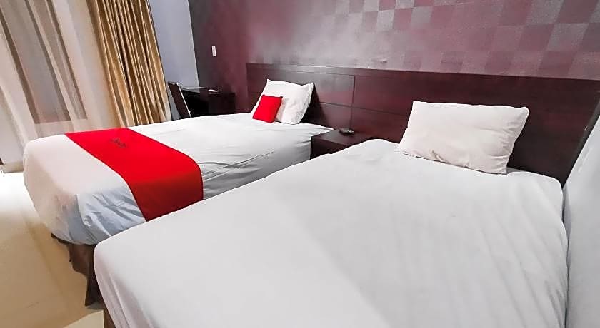 RedDoorz Syariah near Lotte Grosir Medan