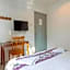 OYO 89874 Gs Golden Star Hotel