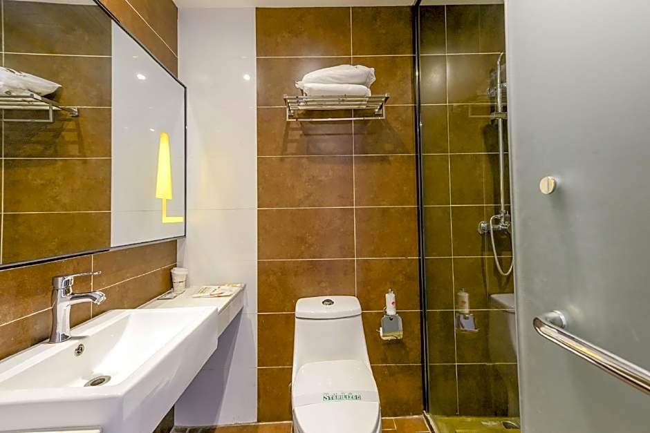 Iu Hotel Urumchi Nianzi Gou Bus Station Branch