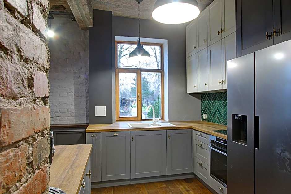 Mitten Village Family Residence