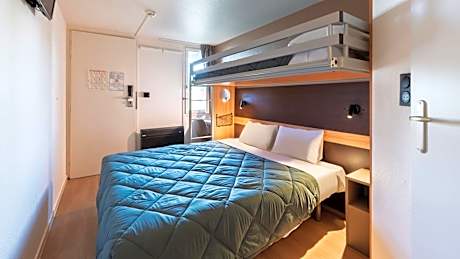 Standard Queen Room with One Bunk Bed