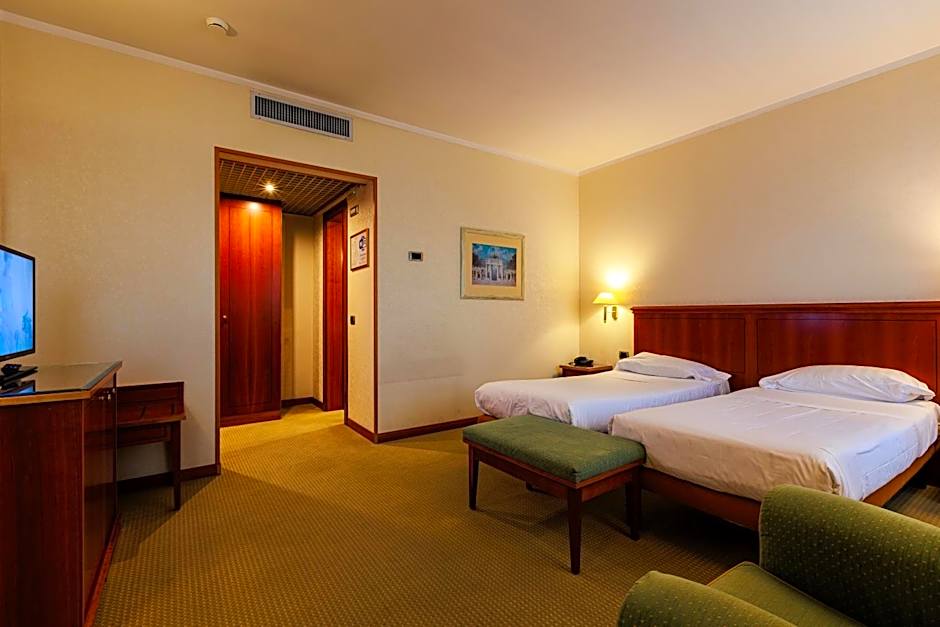 Hotel Excelsior Magenta