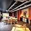 MOB HOTEL Paris Les Puces