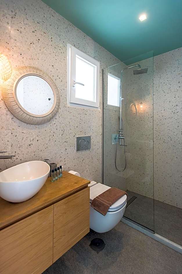 V-rooms in Milos Cyclades