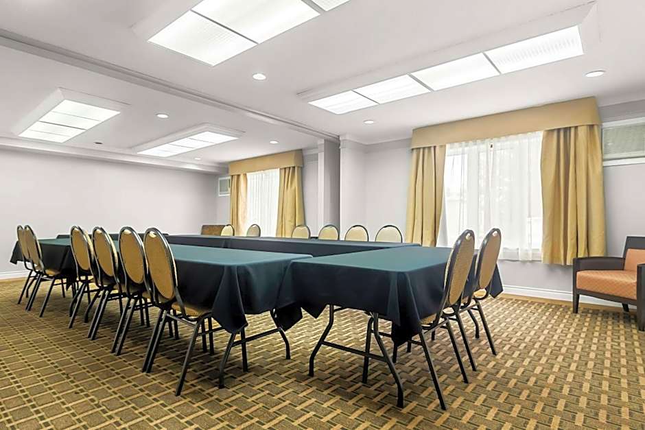 Best Western Plus Mont-Laurier