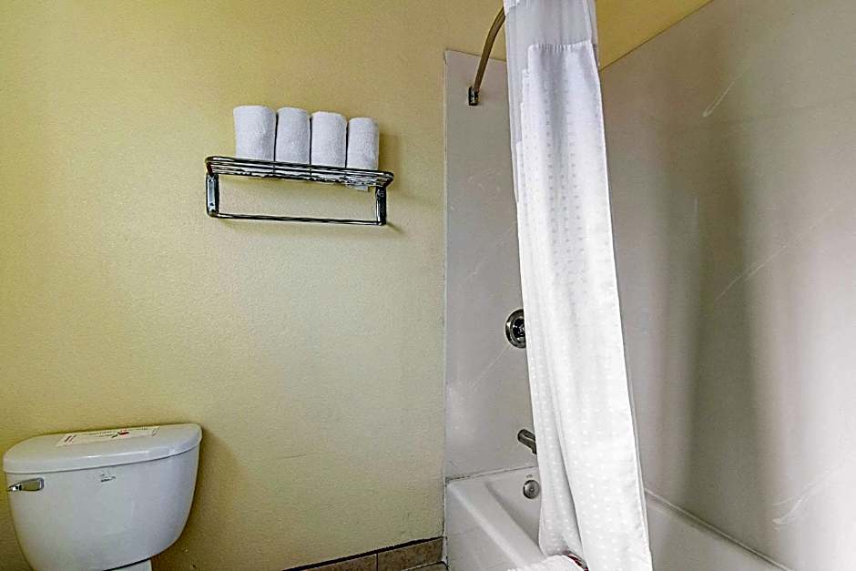 Econo Lodge Long Beach I-405