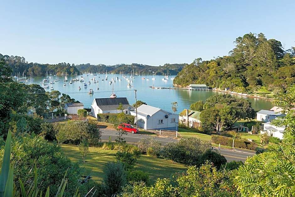 Arcadia Lodge Russell