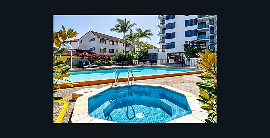 Aqualine Apartments On The Broadwater