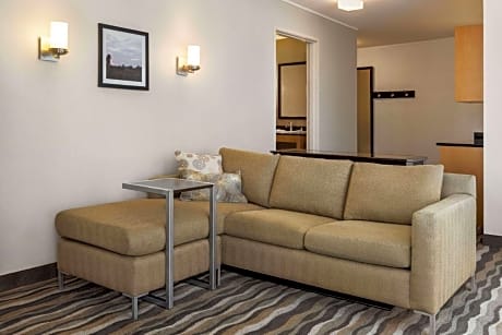 2 Queen Beds Suite Non-Smoking