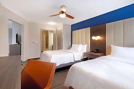 2 Double Beds 1 Bedroom Suite Nonsmoking