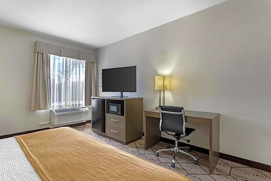 Best Western Plus North Houston Inn & Suites