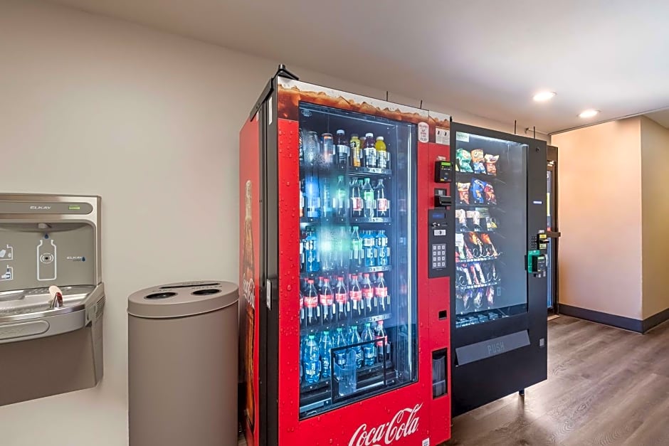 SureStay Plus Hotel by Best Western SeaTac Airport