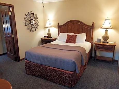 Queen Suite with Sofa Bed