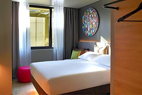 Queen Room with Limited View