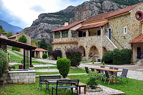 Muntenia Inn Apartments and Suites