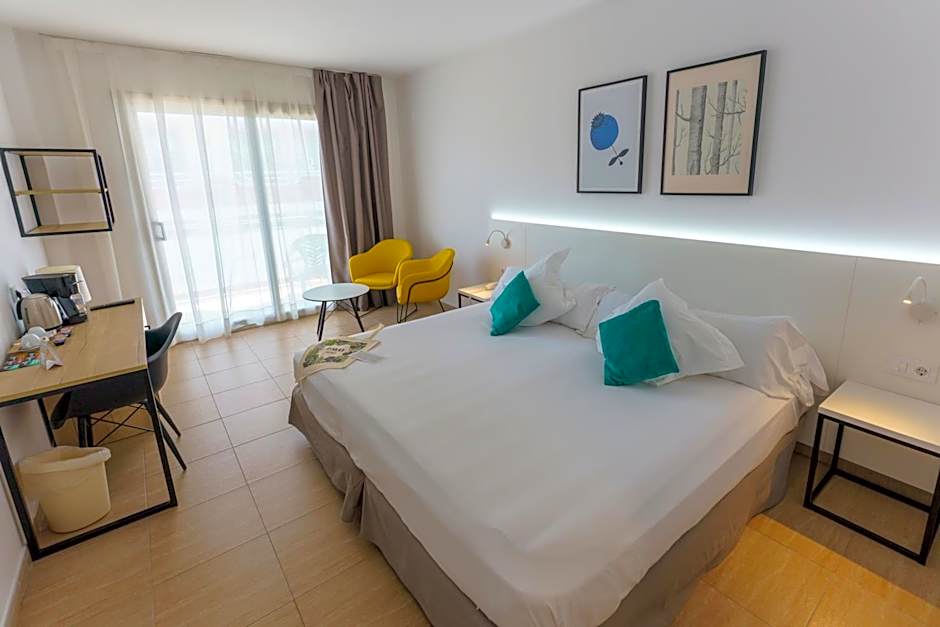 DWO Sirius - Adults Only