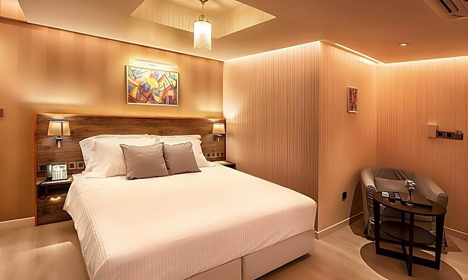 Amina Residency - Luxury Stay