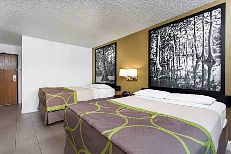 2 Double Beds Smoking