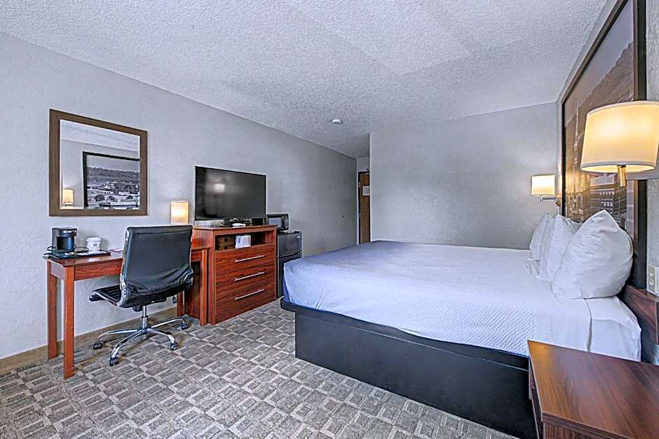 Super 8 by Wyndham Dubuque/Galena Area