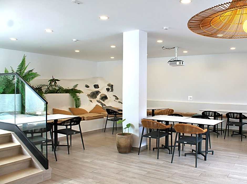 Bungalows Side Shore