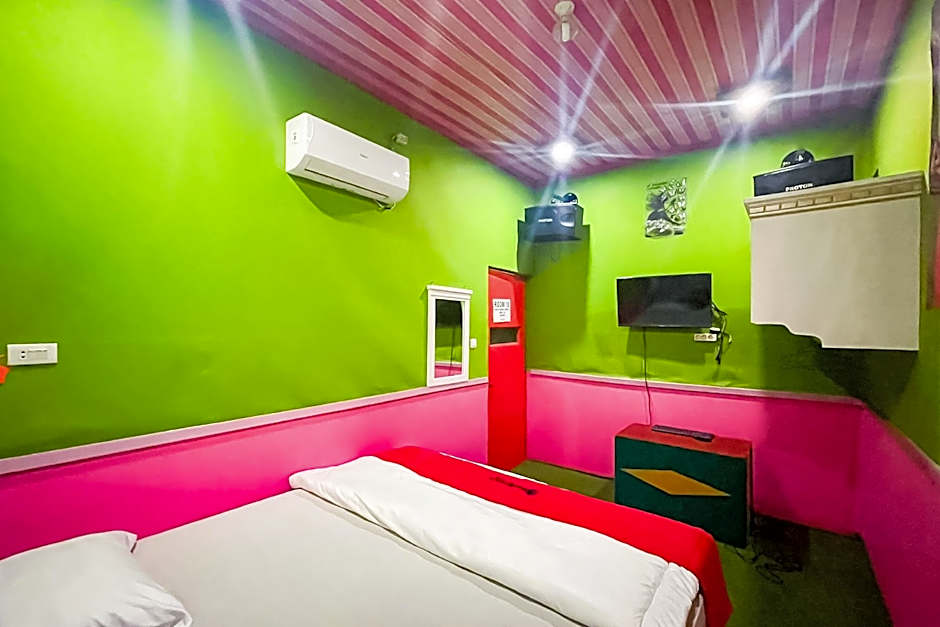 RedDoorz Syariah @ Jalan RJ Junjungan Lubis Pandan