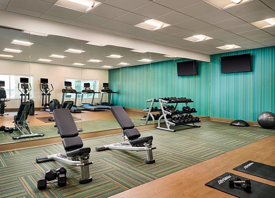 Holiday Inn Express and Suites Lockport By IHG
