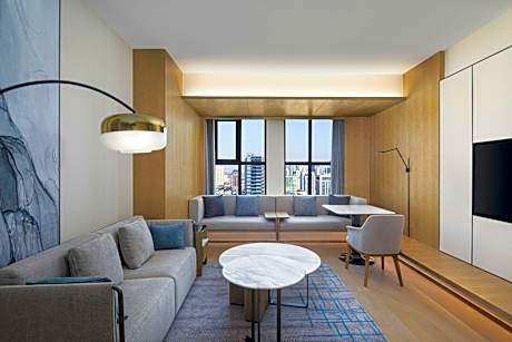 1 Bedroom Suite, 1 King, City view