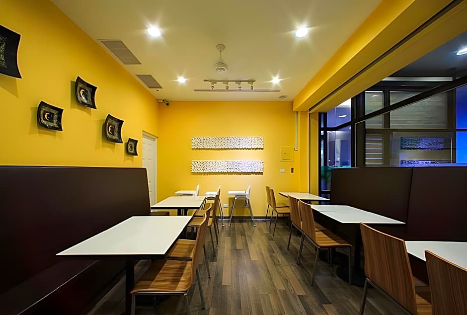 CHECK inn Express Taichung Fengchia