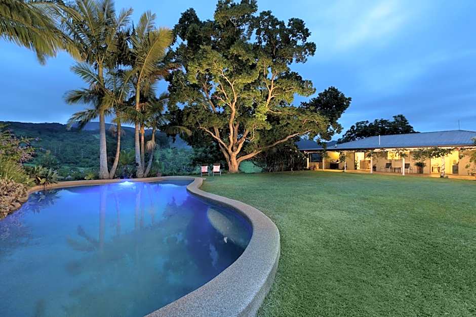 Hillcrest Mountain View Retreat