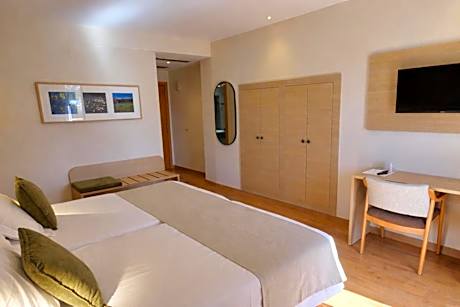 Double or Twin Room with Sea View