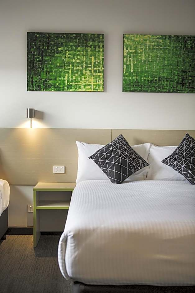 Nightcap at St Albans Hotel