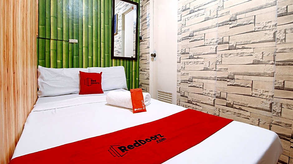 RedDoorz near OWWA Pasay