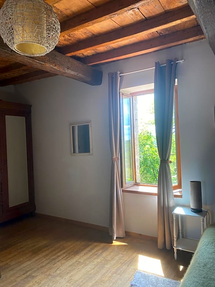 CHEZ SOPHIE -Chambres d¿hôtes, Gîte et Gîte équestre
