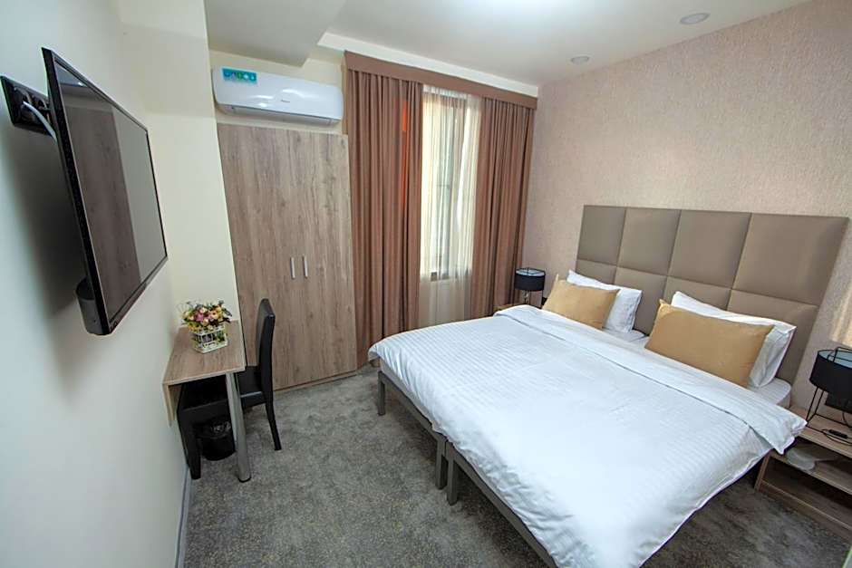 Elysium Gallery Hotel