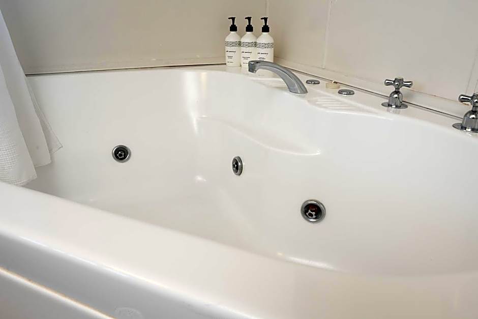 Grove Park Motor Lodge