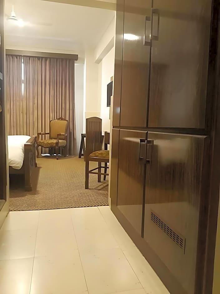 Hotel One Mall Road Murree