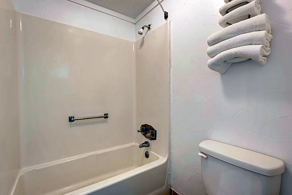 Knights Inn Cleveland/Macedonia