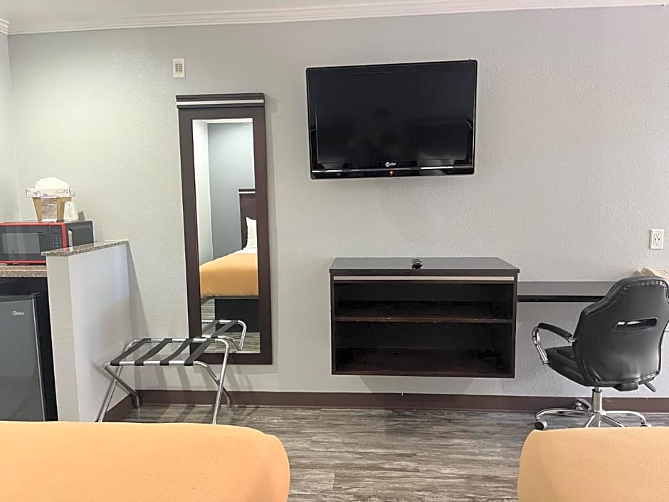 Laguna Inn and Suites