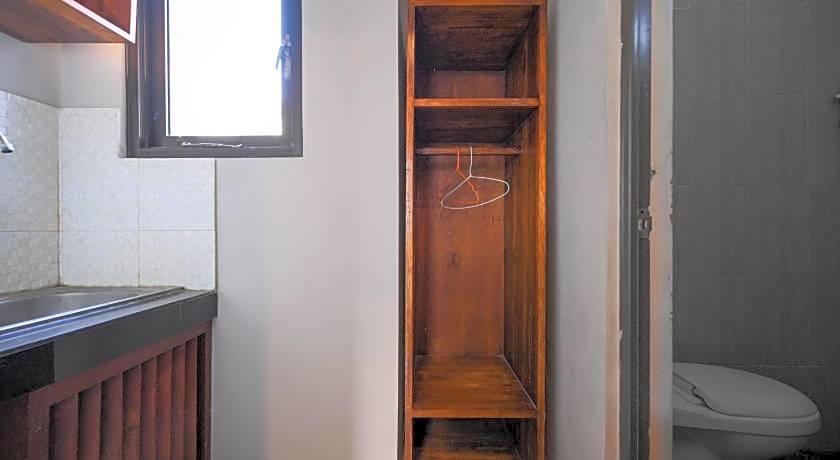 RedDoorz near Mertasari Beach 2