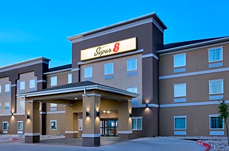 Super 8 by Wyndham Midland South