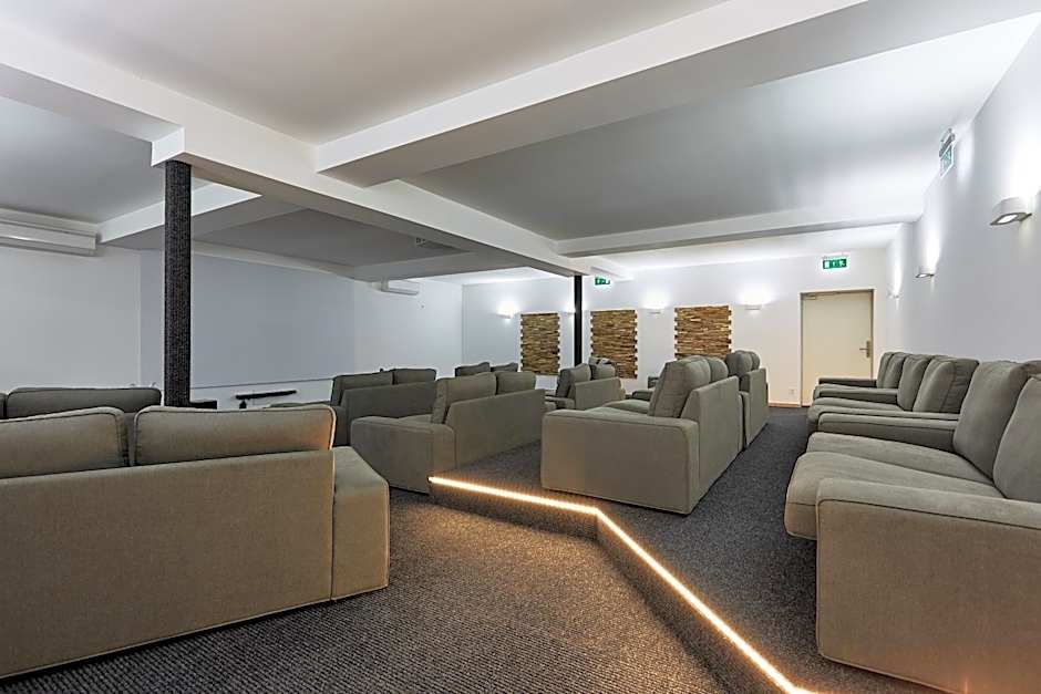 Chalets Franciska Major, Pro Village