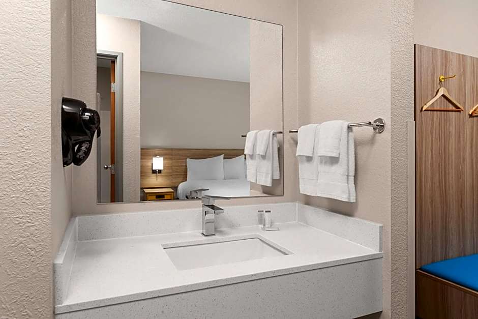 Days Inn by Wyndham Eagle River