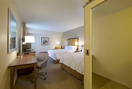 2 Queen Beds Studio Suite Nonsmoking