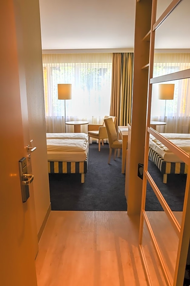 Photo 1 of 7 of Deluxe Single Room